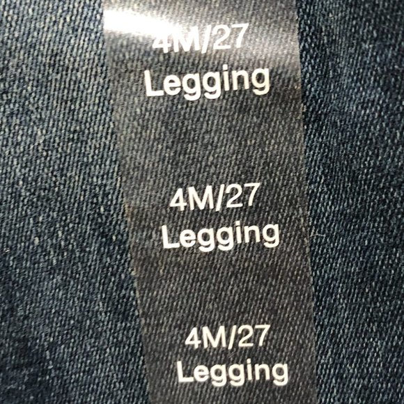 Levi Jeans. NWT. Size 4M (W27, Length 32) - Picture 4 of 4